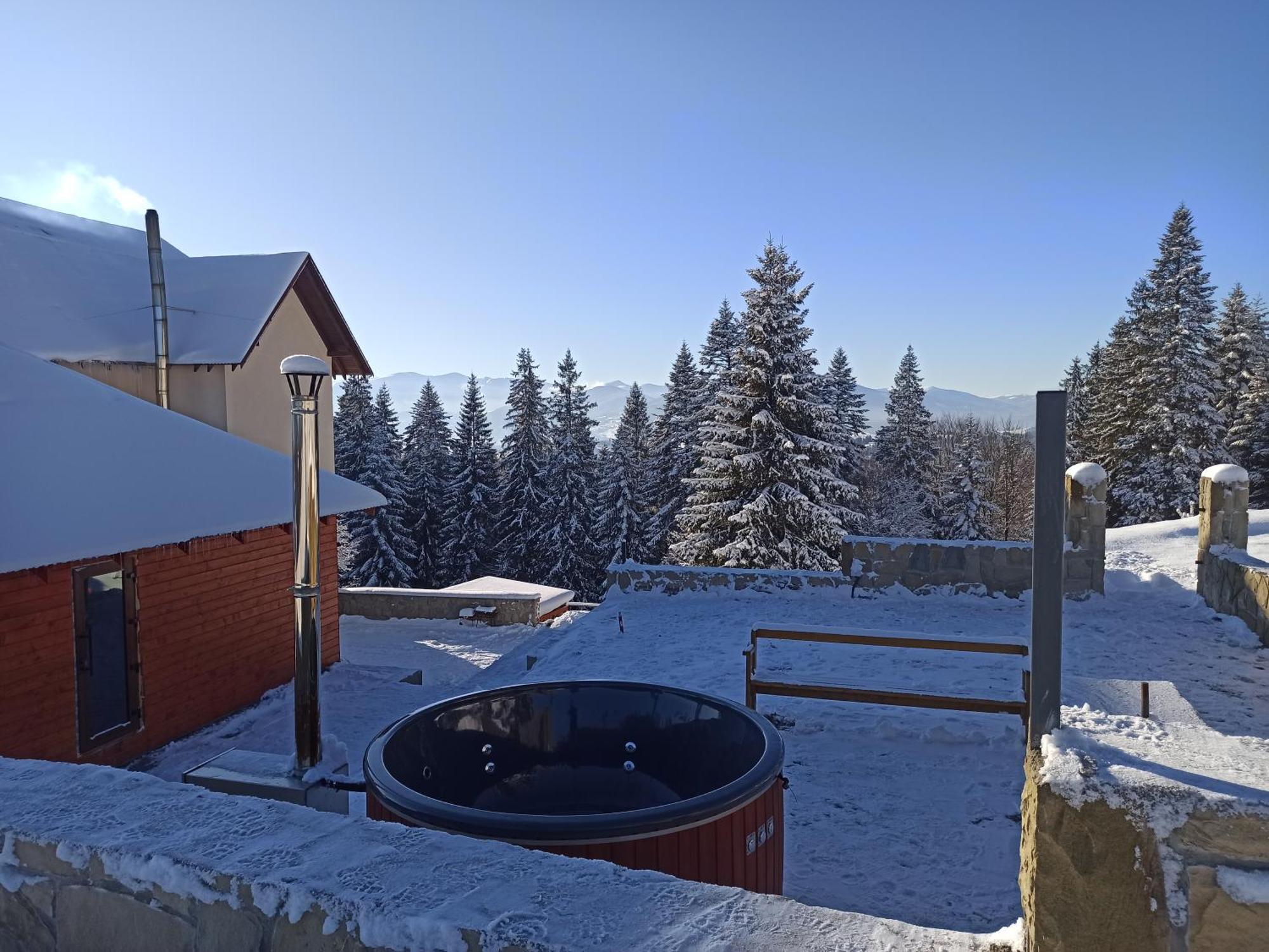У Павла Hotel Yablunytsia Buitenkant foto